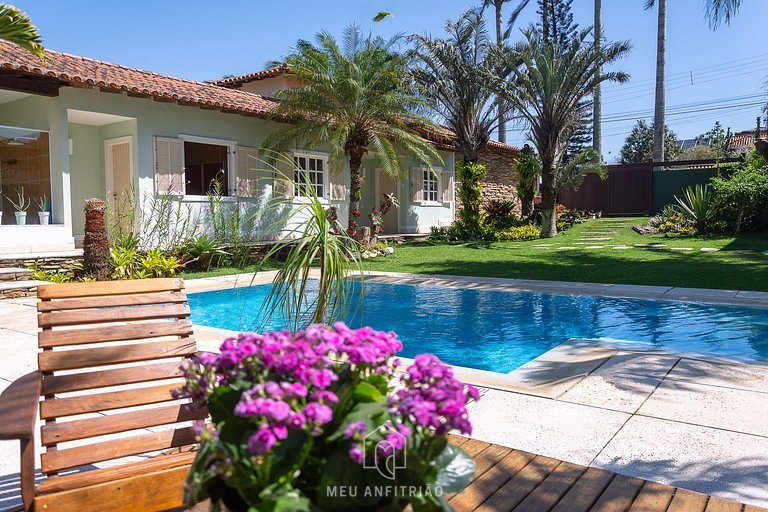 Casa com piscina e churrasqueira em Búzios