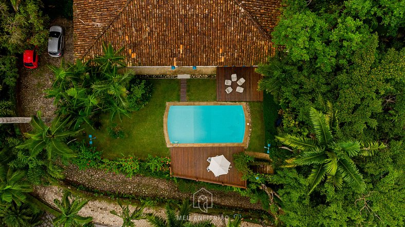 Casa com piscina em condomínio fechado em Ubatuba