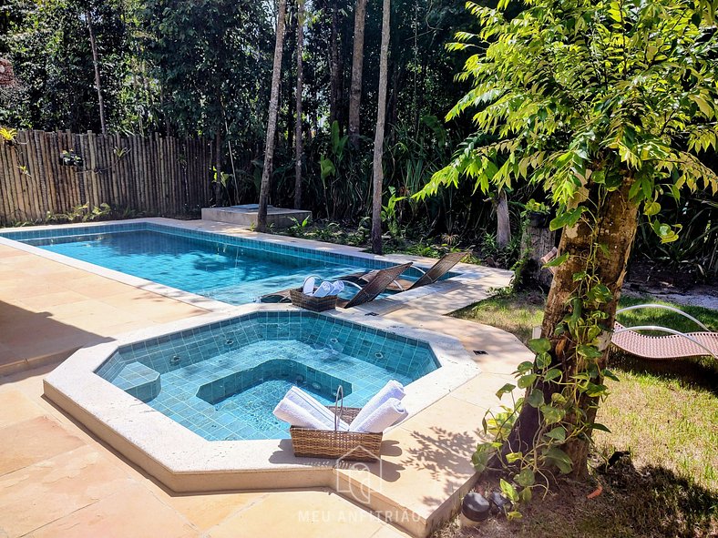 Casa com quintal arborizado e lazer em Trancoso