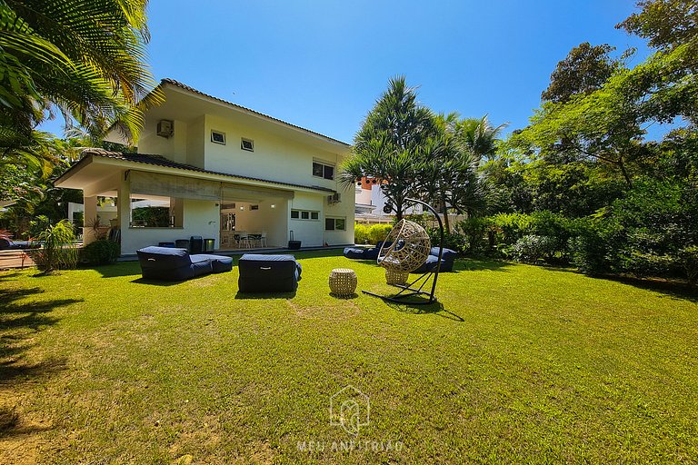 Casa de luxo com piscina perto da praia em Riviera