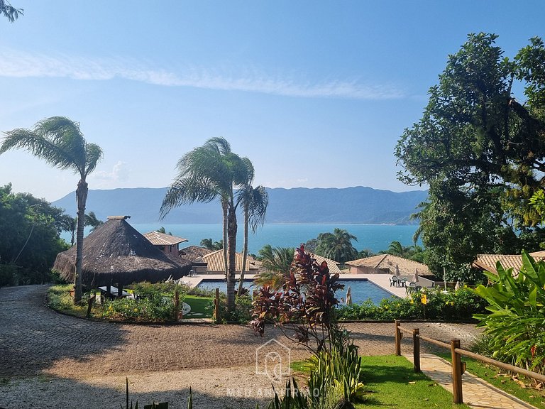 Casa em condomínio com lazer na Ilhabela