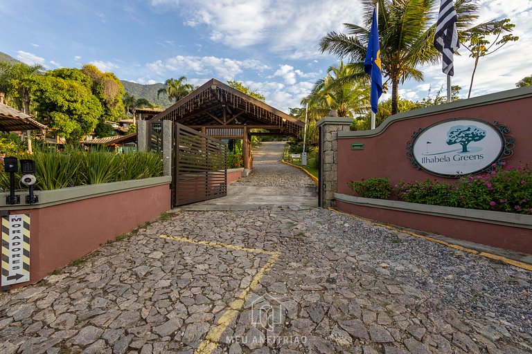 Casa em condomínio com lazer na Ilhabela