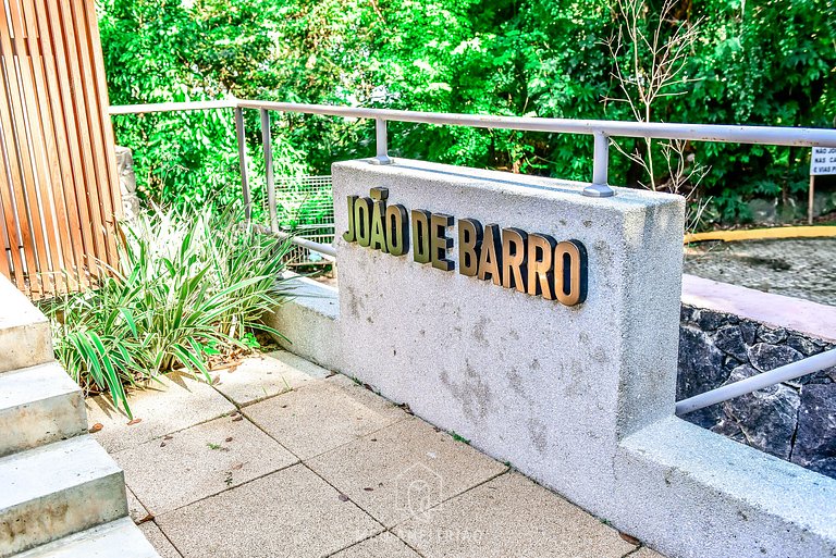 Casa moderna em condomínio na Praia de Guaecá