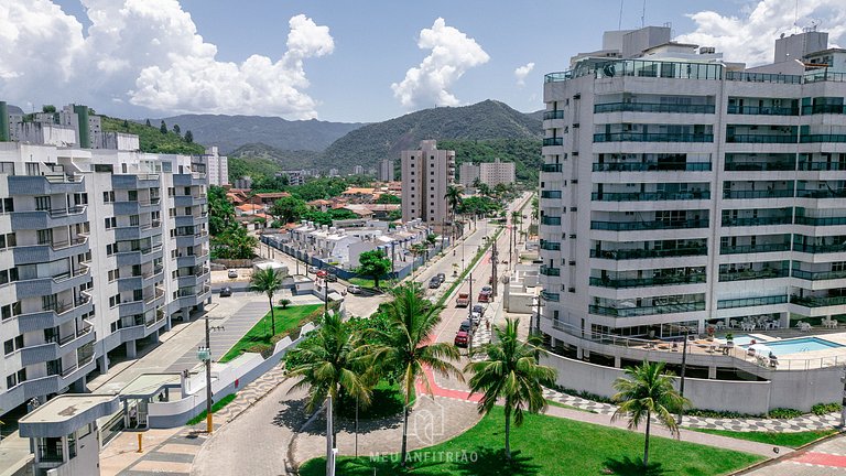 Chalé com churrasqueira e piscina perto da praia