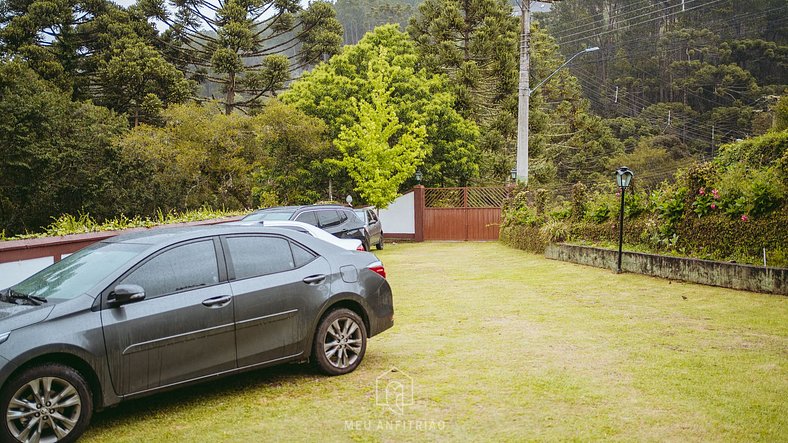 Chalé com lareira próximo ao Horto Florestal