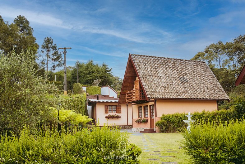 Chalet in a condominium near Horto Florestal