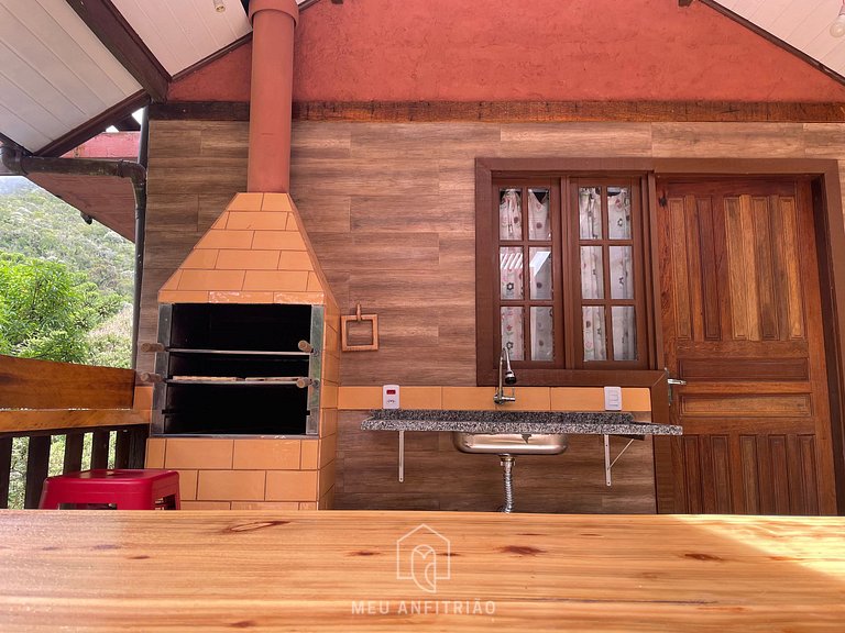 Chalet with heater near Amantikir Park