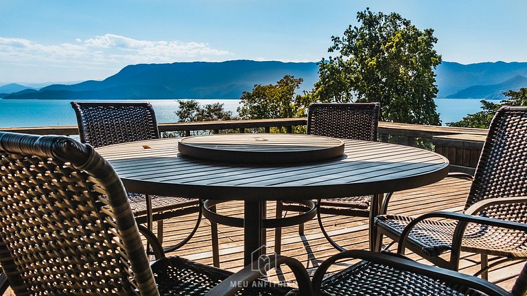 Conforto em casa de luxo com vista em Ilhabela