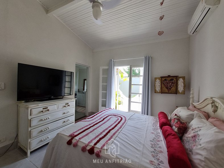 Decorated house with garage near Perequê Beach