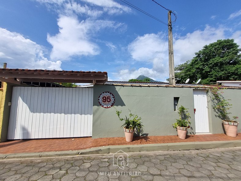 Decorated house with garage near Perequê Beach