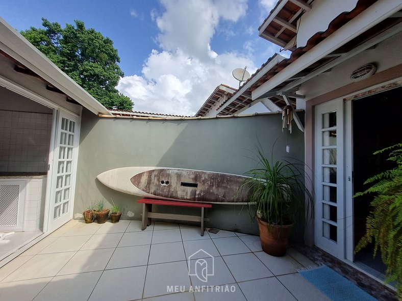 Decorated house with garage near Perequê Beach