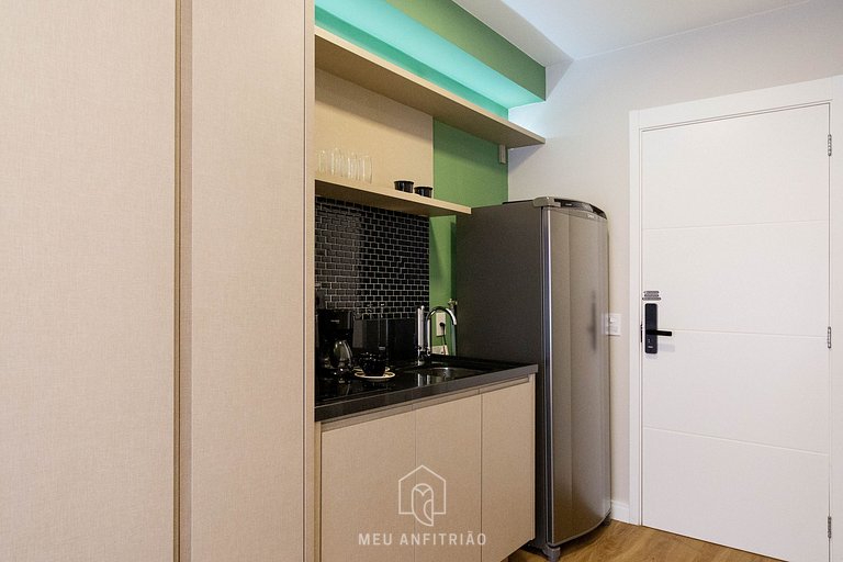 Equipped kitchen and balcony near Ibirapuera Park