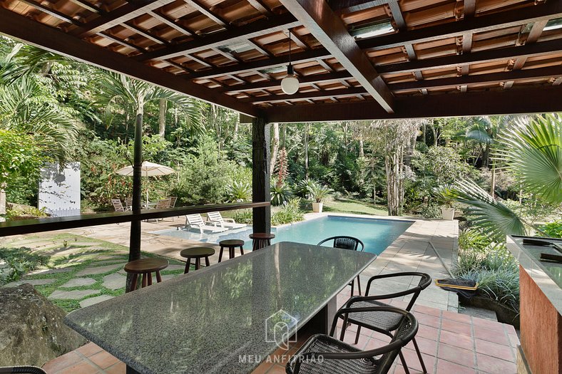 Farm with pool and jacuzzi near the waterfall