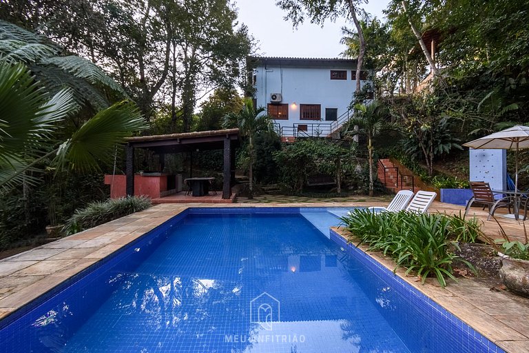 Farm with pool and jacuzzi near the waterfall