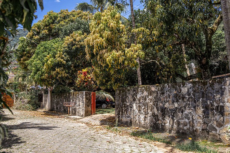 Fisherman style house with garden near the beach