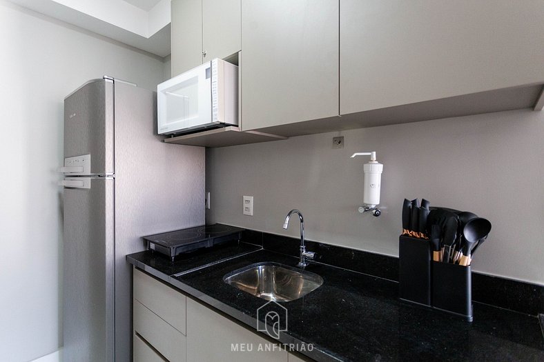 Heater, coffee maker and Smart TV near the airport