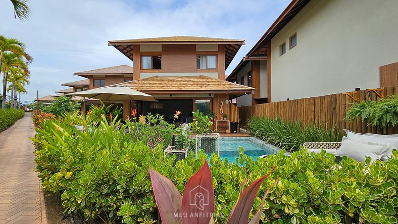 House in a condo with leisure facing the beach