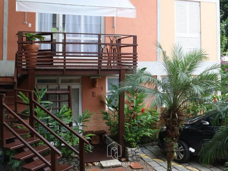 House in condominium with pool 20m from the beach