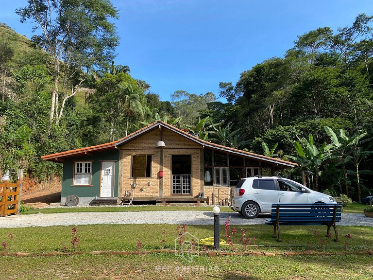 House w/ stream and private garden near the river