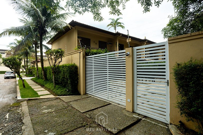 House with barbecue 200m from Juquehy beach