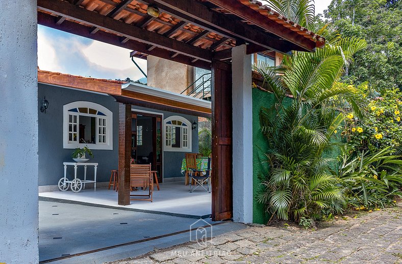 House with barbecue and garden near the beach