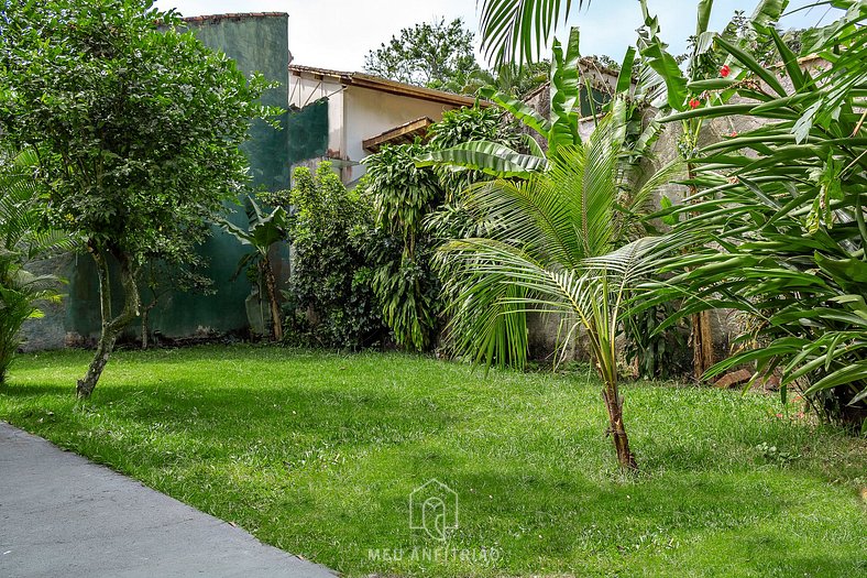 House with barbecue and garden near the beach