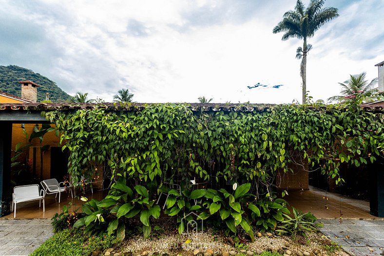 House with barbecue near Lázaro beach