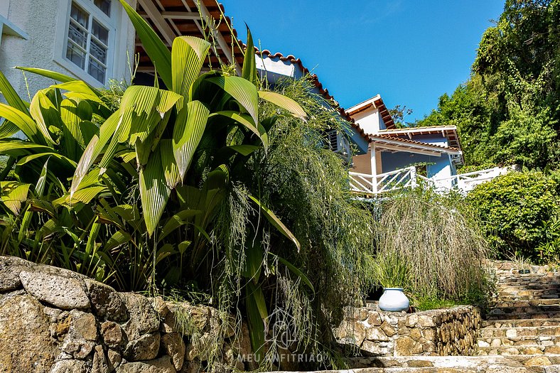 House with barbecue near Perequê beach