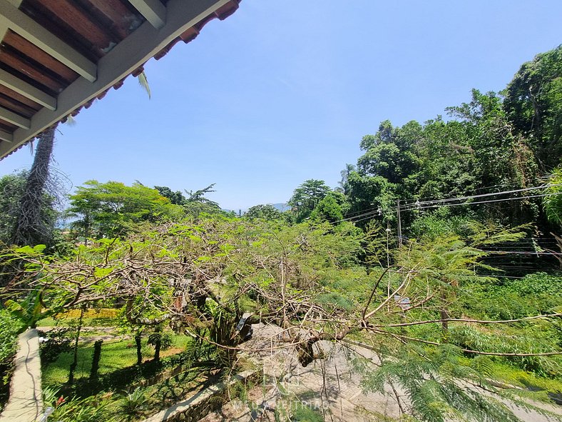 House with barbecue near Perequê beach