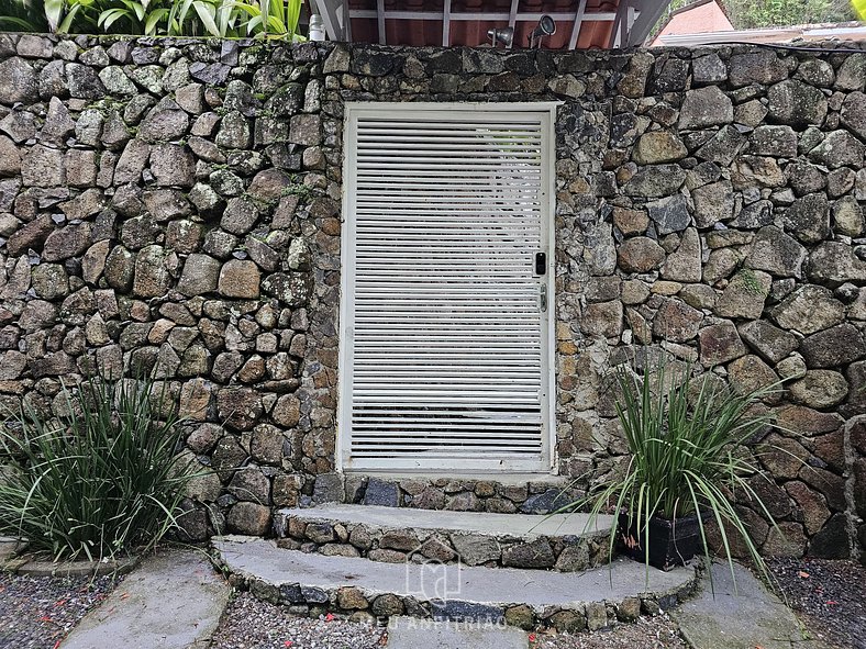 House with barbecue near Perequê beach