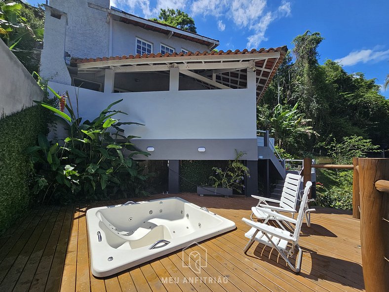 House with barbecue near Perequê beach