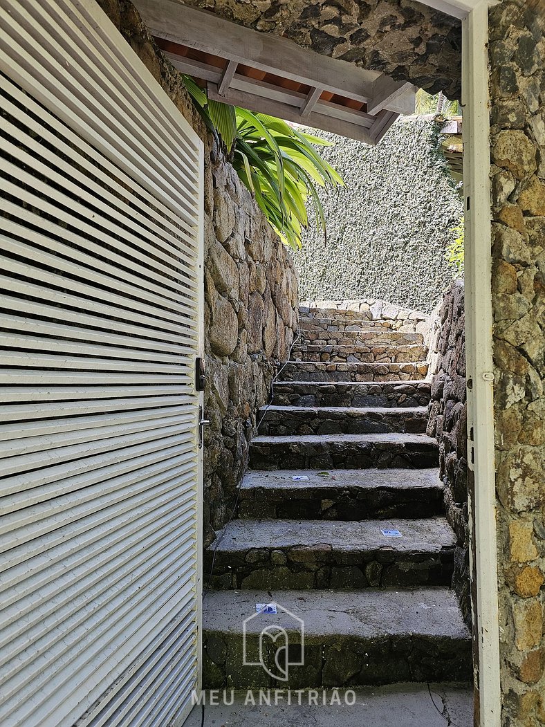 House with barbecue near Perequê beach