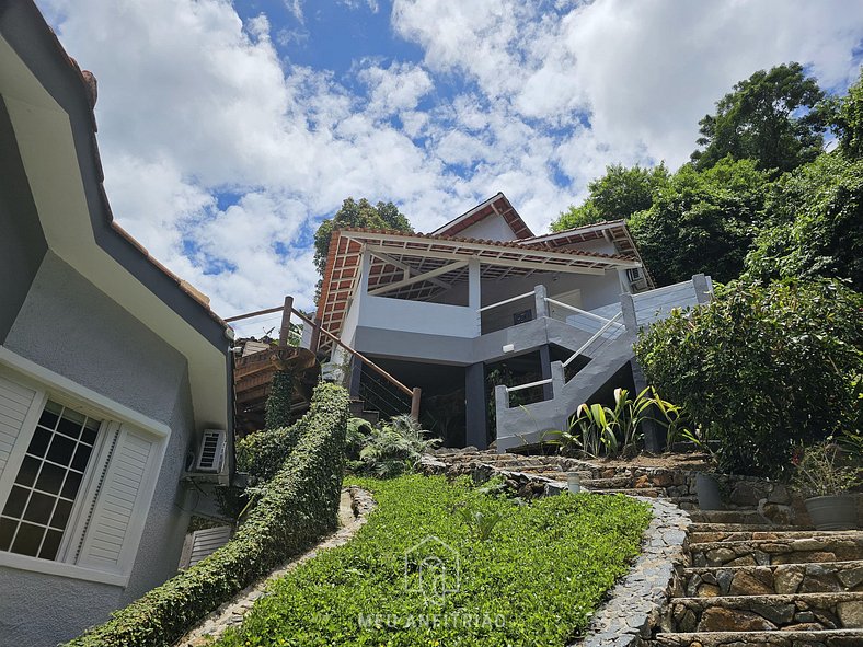 House with barbecue near Perequê beach