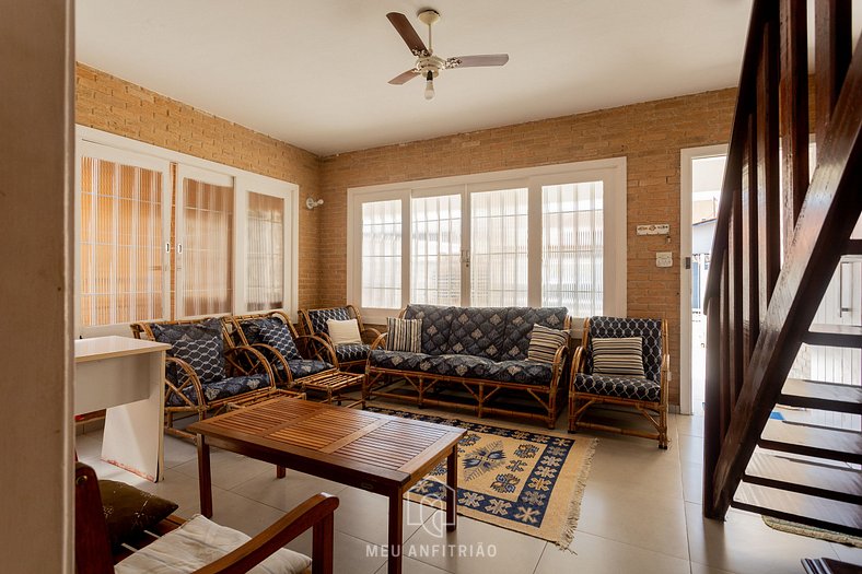 House with barbecue near the beach in Ubatuba