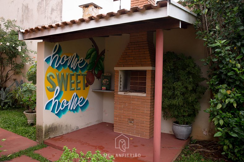 House with garden and barbecue at Águas da Prata