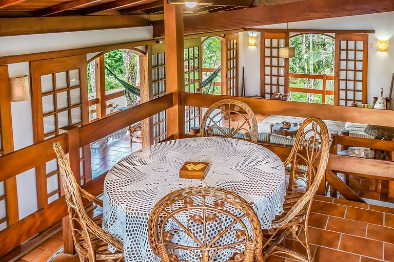 House with garden and barbecue near the beach