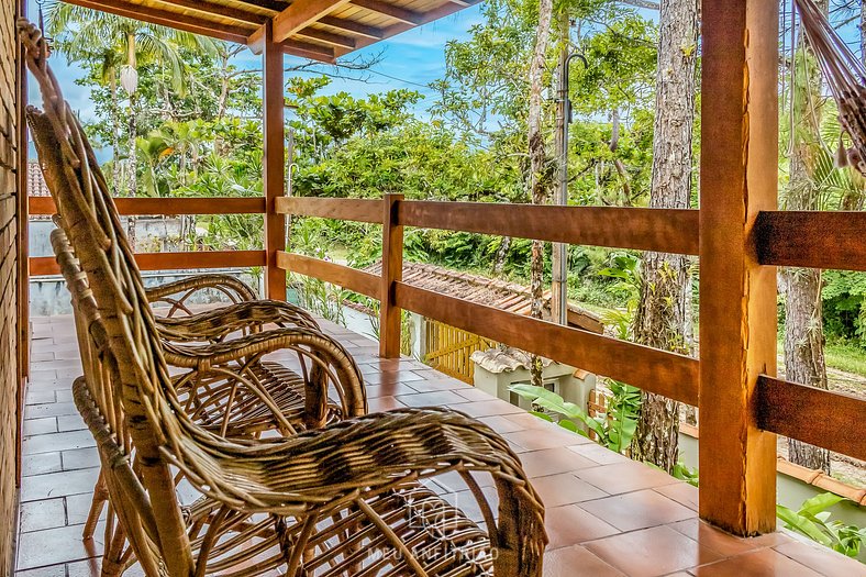 House with garden and barbecue near the beach