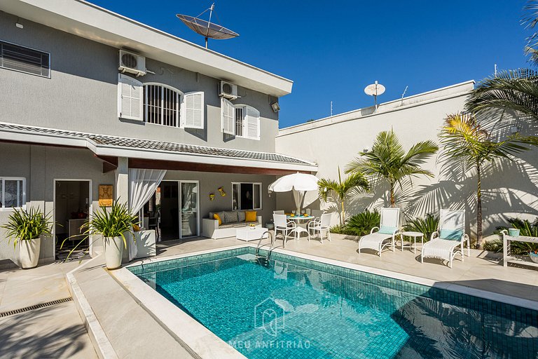 House with gourmet area and pool on Indaiá beach