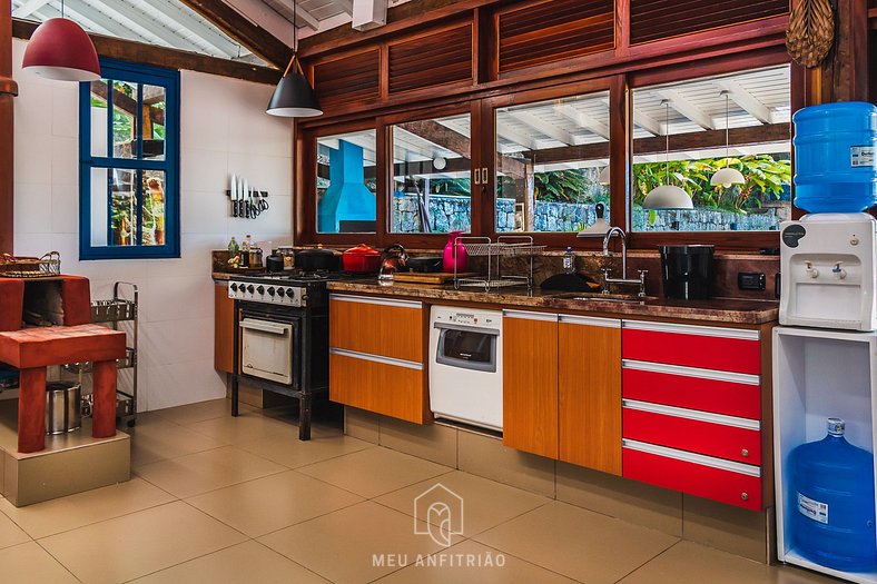 House with gourmet balcony in Praia do Perequê