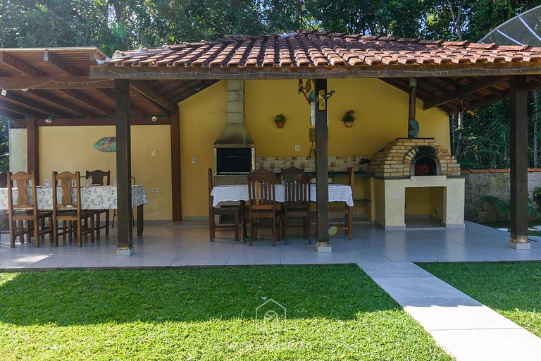 House with heated pool 100m from Maresias beach