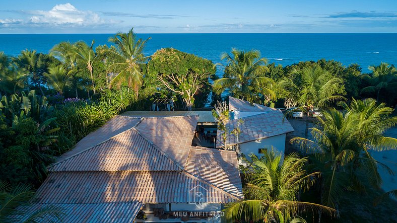 House with infinity pool and sea view