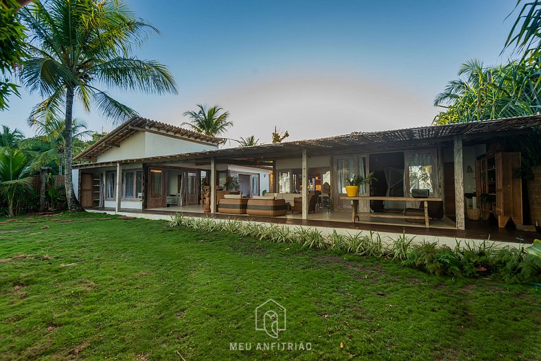 House with infinity pool and sea view