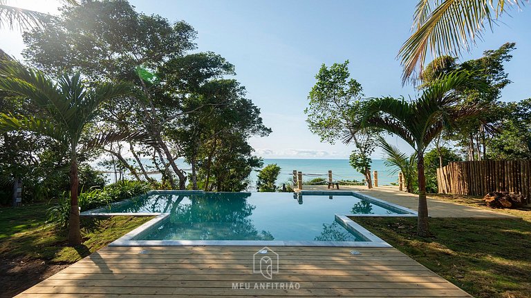 House with infinity pool and sea view