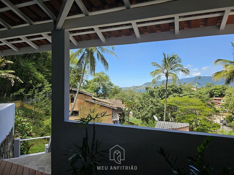 House with jacuzzi close to Perequê beach