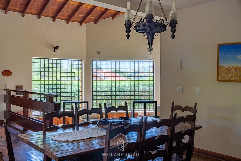 House with pizza oven and mountain views