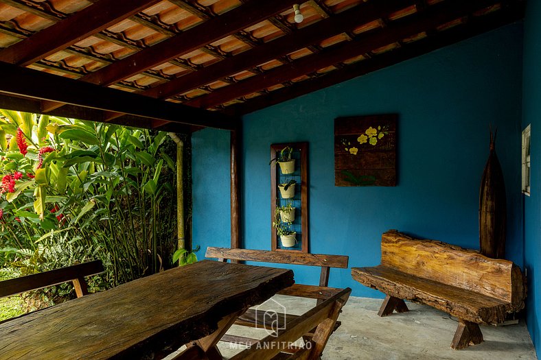 House with pool and barbecue near the beach