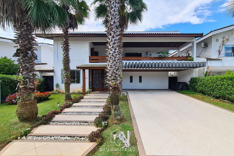 House with pool, balcony and leisure in a condo