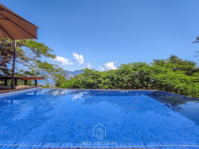 House with pool, gourmet deck and sea view