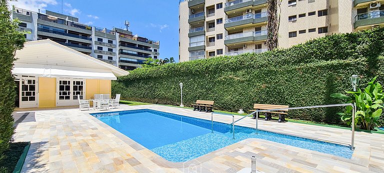 House with pool meters from the beach in Riviera