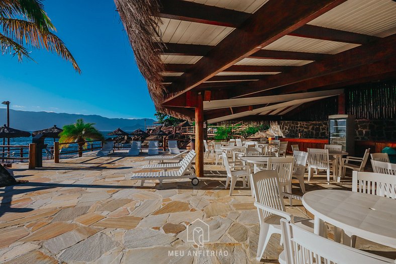 House with Smart TV in a beachfront condominium